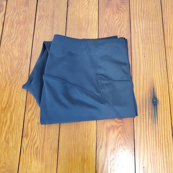 Kirkland Signature Cropped Leggings Size Medium - Picture 5 of 5